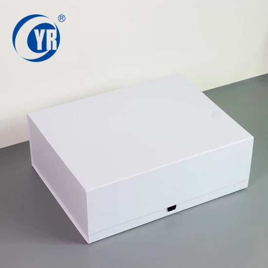 Scatola di carta personalizzata per abbigliamento di lusso con patta magnetica bianca, scatole regalo pieghevoli con chiusura magnetica e nastro nero